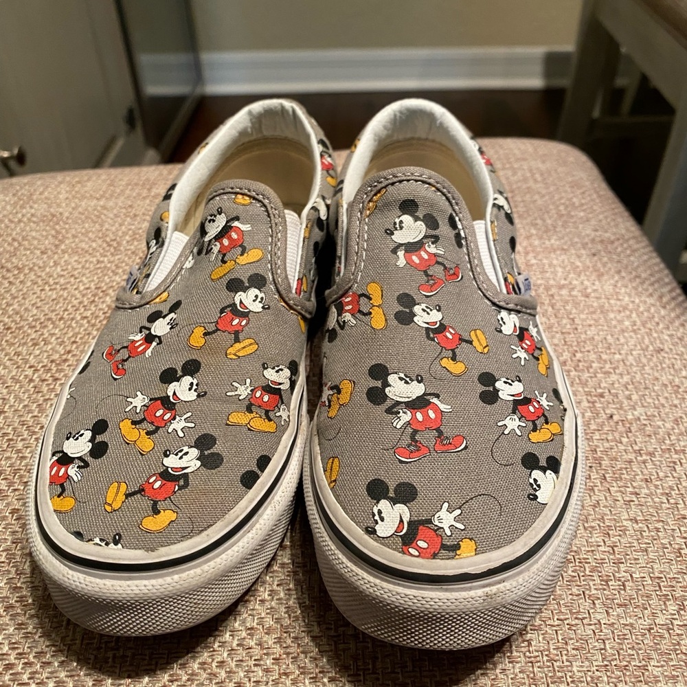 Mickey Mouse Vans Slip ons  👟